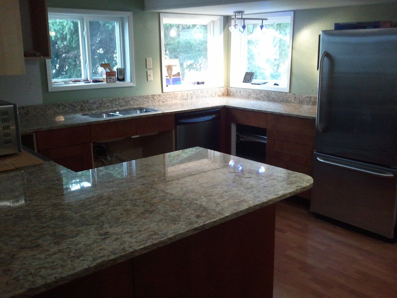 Granite countertops & islands